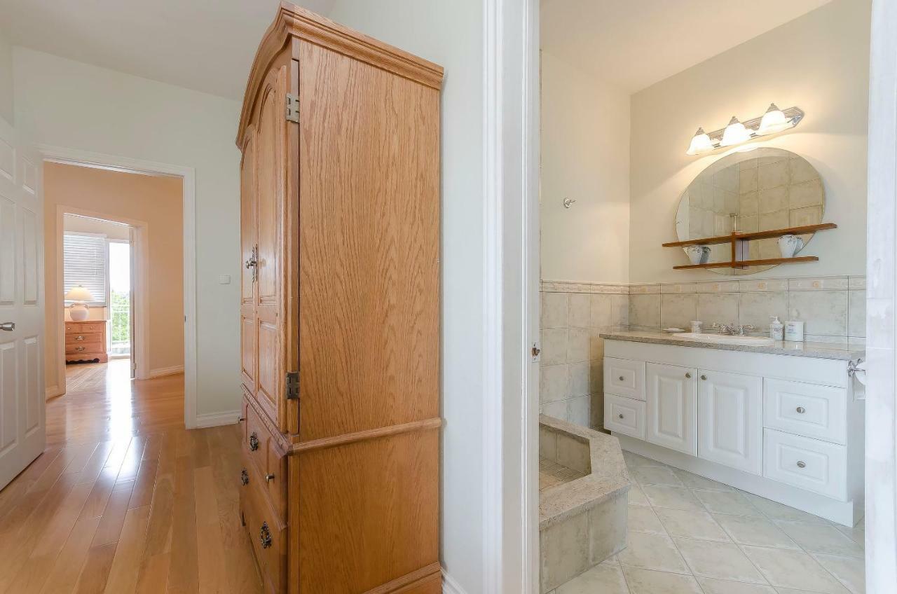 Apartment Canada Dream Vacation Srima Eksteriør billede
