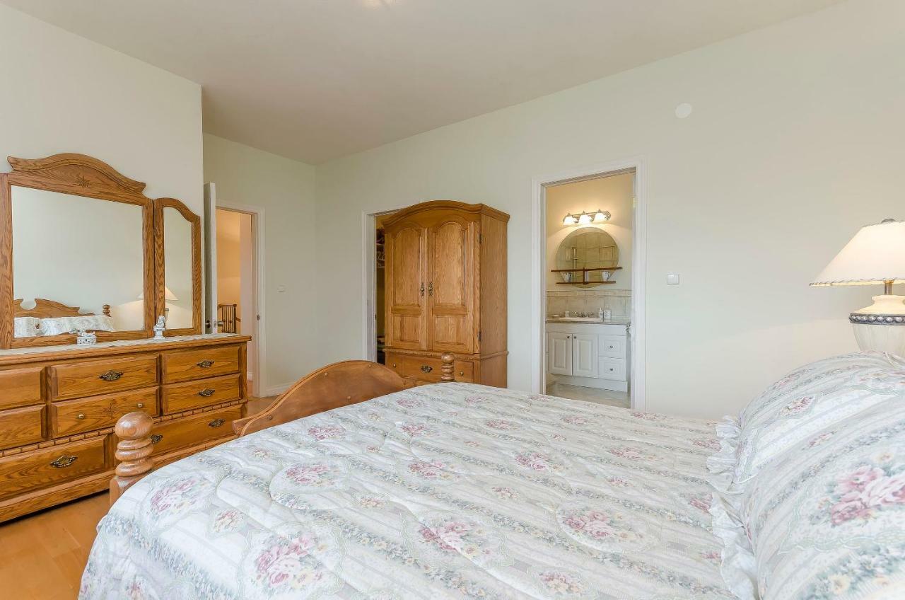 Apartment Canada Dream Vacation Srima Eksteriør billede