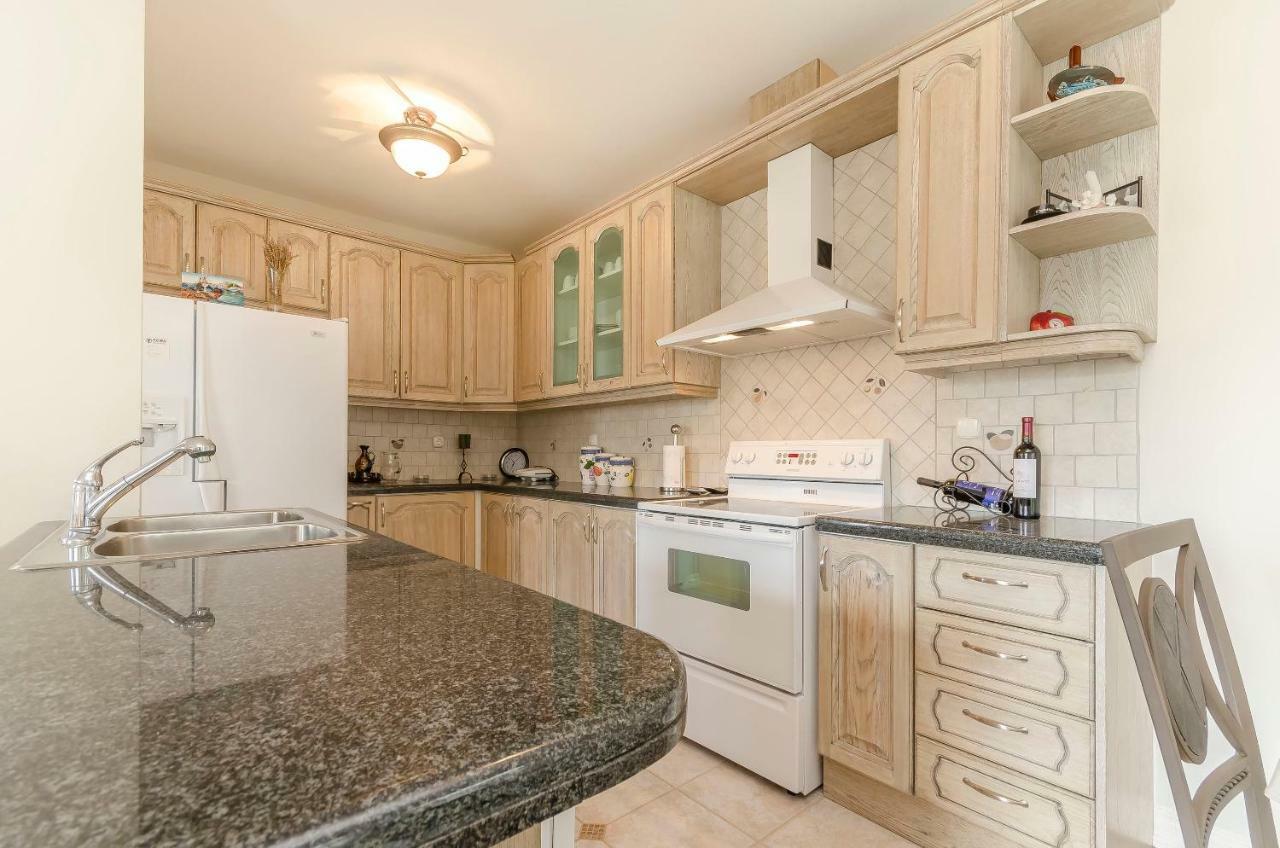 Apartment Canada Dream Vacation Srima Eksteriør billede