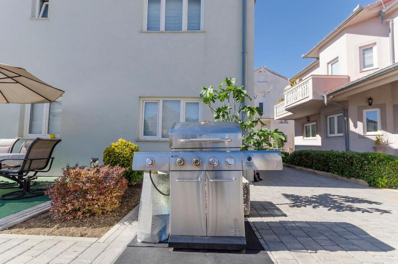 Apartment Canada Dream Vacation Srima Eksteriør billede